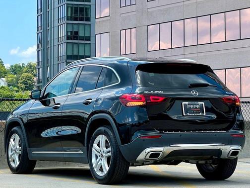 Night Black 2023 Mercedes-Benz GLA 250 4MATIC