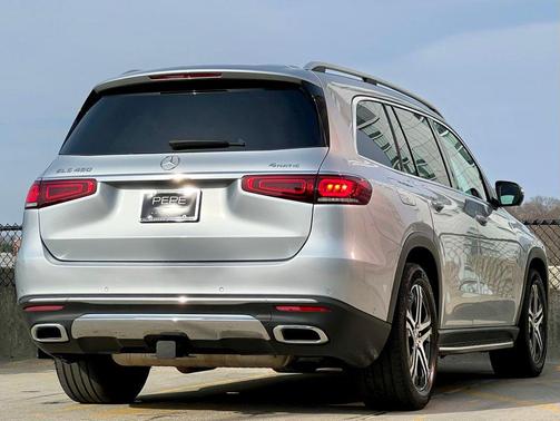 Cirrus Silver Metallic 2022 Mercedes-Benz GLS 450 4MATIC