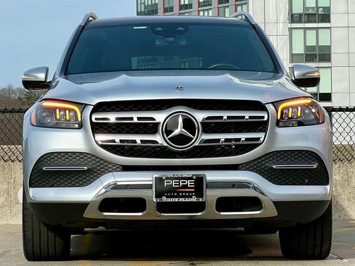 Cirrus Silver Metallic 2022 Mercedes-Benz GLS 450 4MATIC