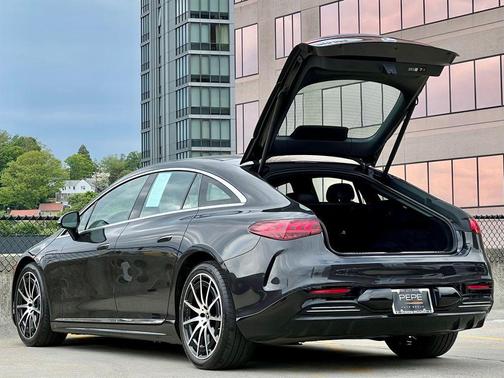 Graphite Grey Metallic 2023 Mercedes-Benz EQS 580 4MATIC