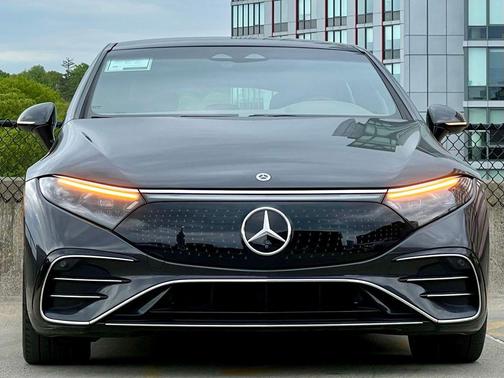Graphite Grey Metallic 2023 Mercedes-Benz EQS 580 4MATIC