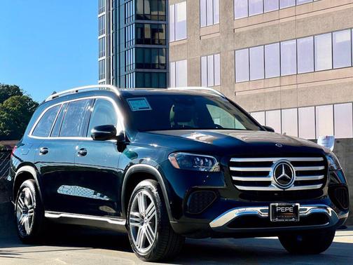 Emerald Green Metallic 2024 Mercedes-Benz GLS 450 4MATIC