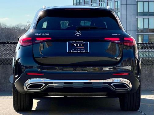 2026 Mercedes-Benz GLC 300 4MATIC