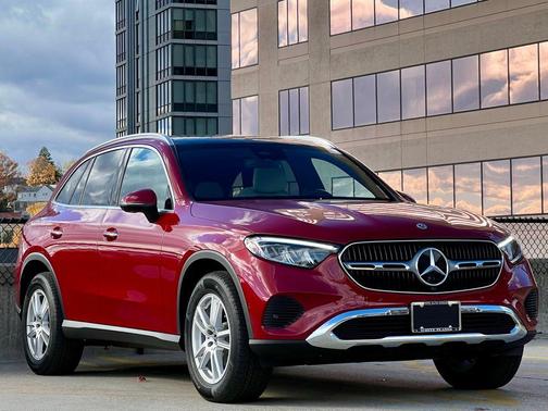2025 Mercedes-Benz GLC 300 4MATIC