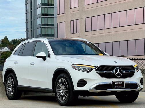 Polar White 2025 Mercedes-Benz GLC 300 4MATIC