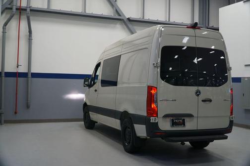 2026 Mercedes-Benz Sprinter 2500 Crew 144 WB