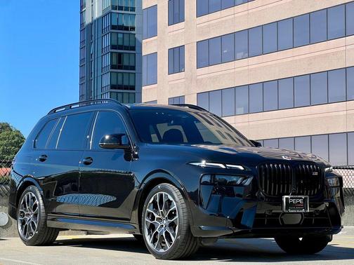 2025 BMW X7 M60i