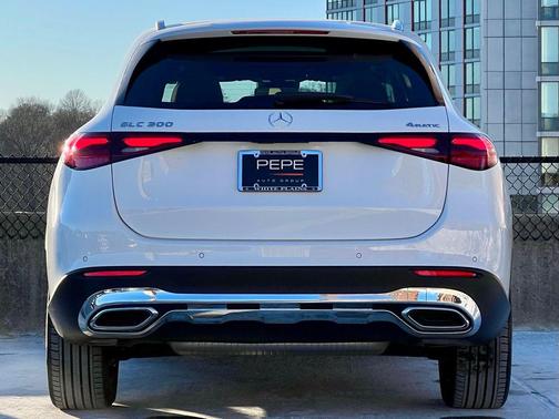 2026 Mercedes-Benz GLC 300 4MATIC