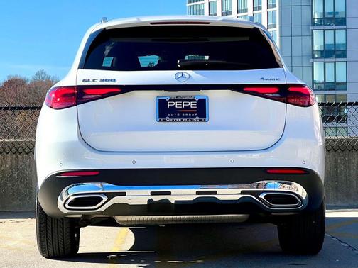 2025 Mercedes-Benz GLC 300 4MATIC