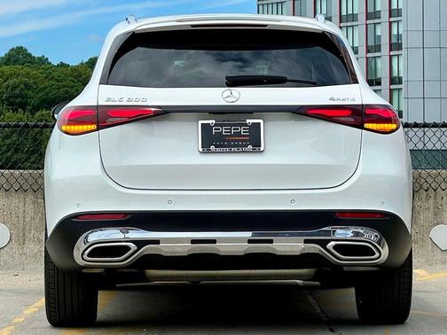 Polar White 2026 Mercedes-Benz GLC 300 4MATIC