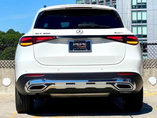Polar White 2026 Mercedes-Benz GLC 300 4MATIC