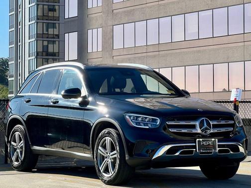 Black 2022 Mercedes-Benz GLC 300 4MATIC