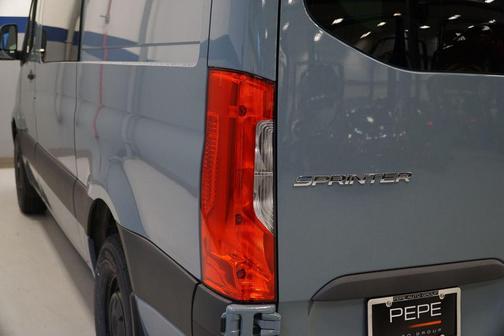2026 Mercedes-Benz Sprinter 2500 Crew 144 WB