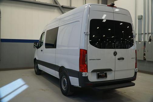 2026 Mercedes-Benz Sprinter 2500 Crew 144 WB