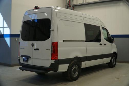 2026 Mercedes-Benz Sprinter 2500 Crew 144 WB