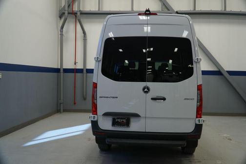 2026 Mercedes-Benz Sprinter 2500 Crew 144 WB