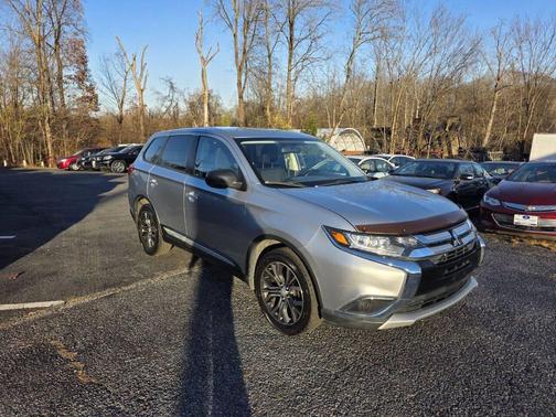 2016 Mitsubishi Outlander SE