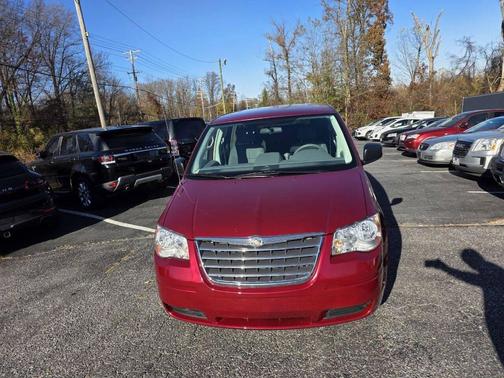 2010 Chrysler Town & Country New LX
