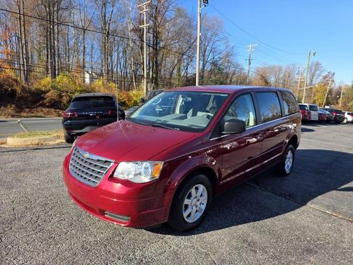 2010 Chrysler Town & Country New LX