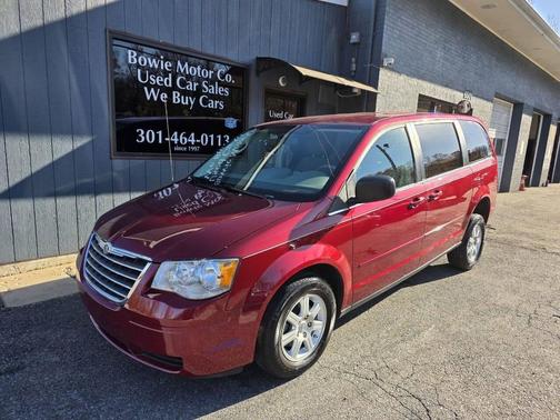 2010 Chrysler Town & Country New LX