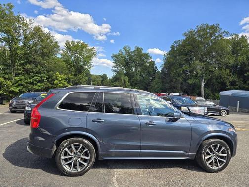 2019 Volvo XC90 T5 Momentum