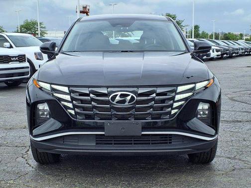 2023 Hyundai TUCSON SE