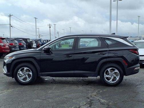 2023 Hyundai TUCSON SE