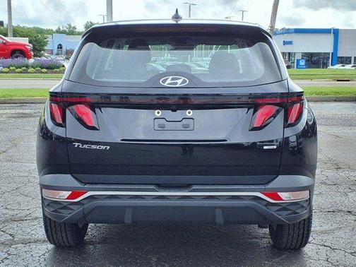 2023 Hyundai TUCSON SE