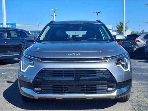 2023 Kia Niro SX