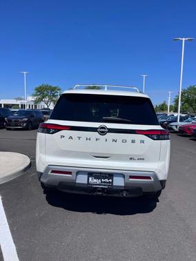 Pearl White Tricoat 2023 Nissan Pathfinder SL 4WD