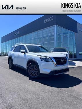 Pearl White Tricoat 2023 Nissan Pathfinder SL 4WD