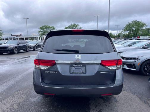 Gray 2016 Honda Odyssey SE
