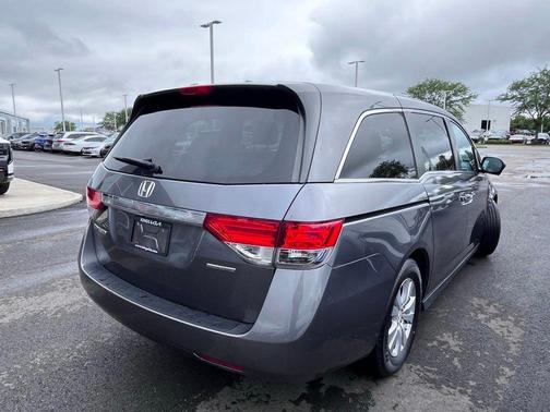 Gray 2016 Honda Odyssey SE