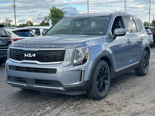 Everlasting Silver 2022 Kia Telluride EX