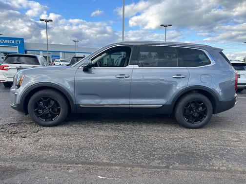 Everlasting Silver 2022 Kia Telluride EX