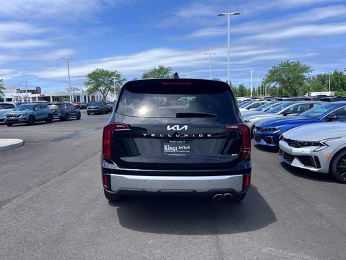 Ebony Black 2023 Kia Telluride S