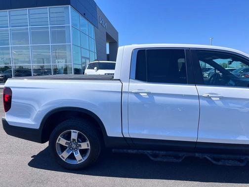 Platinum White Pearl 2024 Honda Ridgeline RTL