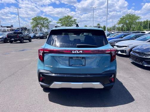 Pluton Blue 2024 Kia Seltos EX