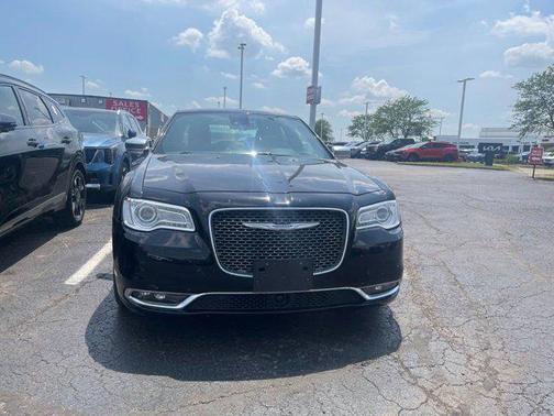 2016 Chrysler 300C Platinum