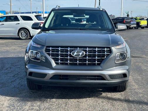 2024 Hyundai VENUE SEL