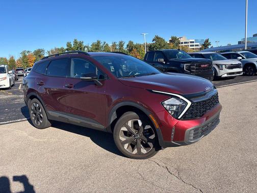 Dawning Red 2023 Kia Sportage X-Line