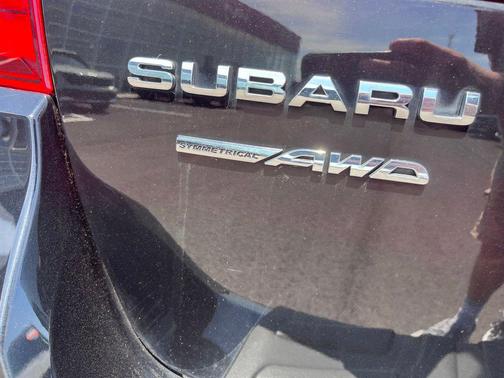 Crystal Black Silica 2016 Subaru Outback 3.6R Limited