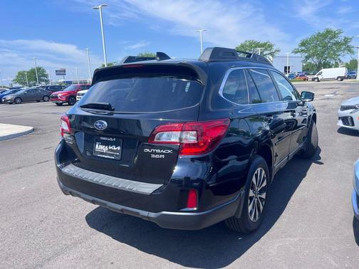 Crystal Black Silica 2016 Subaru Outback 3.6R Limited