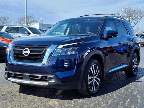 2025 Nissan Pathfinder Platinum 4WD