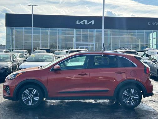 2022 Kia Niro LXS