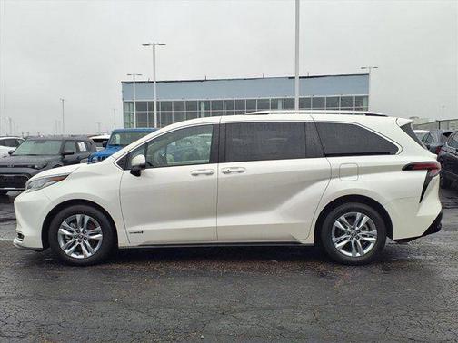 2021 Toyota Sienna Limited 7-Passenger