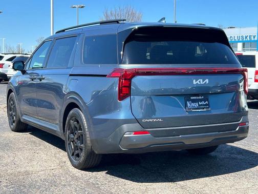 Astra Blue 2025 Kia Carnival SX