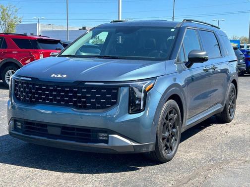 Astra Blue 2025 Kia Carnival SX