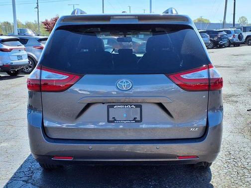 2017 Toyota Sienna L