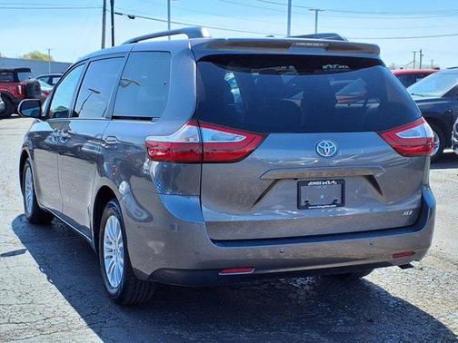 2017 Toyota Sienna L